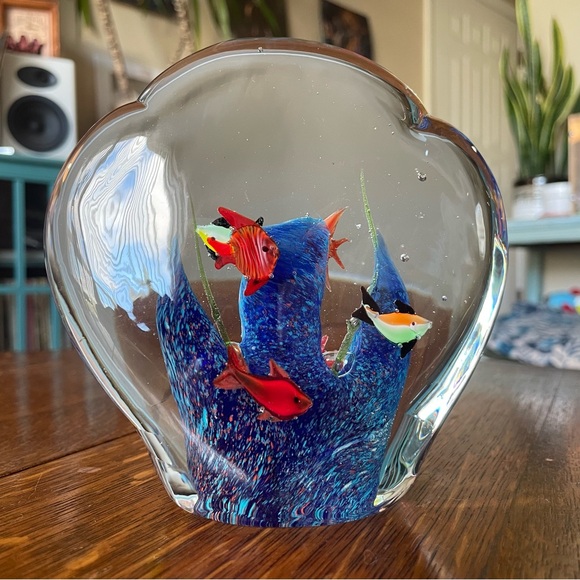 Fish aquarium glass paperweight - Picture 2 of 8